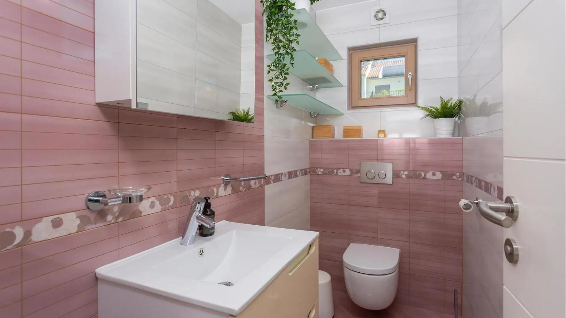 Gorgeous Home In Njivice With House Sea View